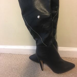 Black Leather boots with Zipper